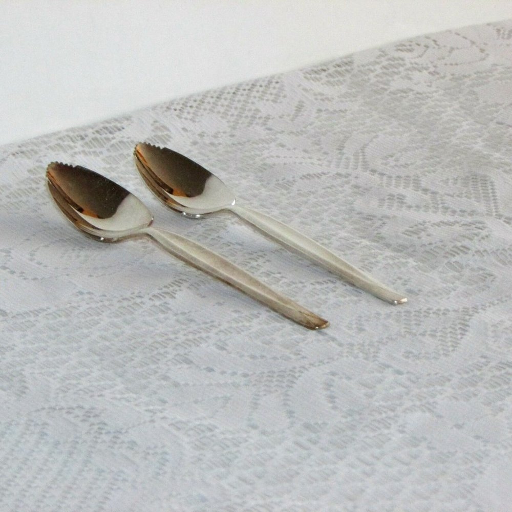 Vintage Silverplate Grapefruit Spoons 2 Rogers International Silver 1960 Cutlery - Picture 3 of 5